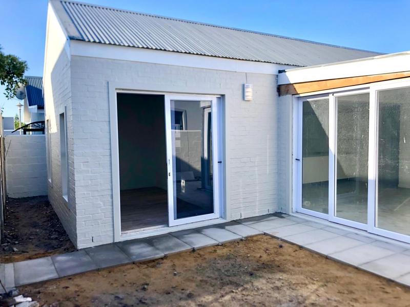 3 Bedroom Property for Sale in Sandbaai Western Cape